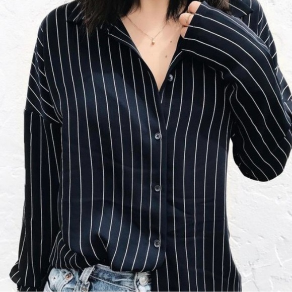 Babaton Tops - EUC Aritzia Babaton Kearney Pinstripe Oversized Button Down Blouse Size Medium